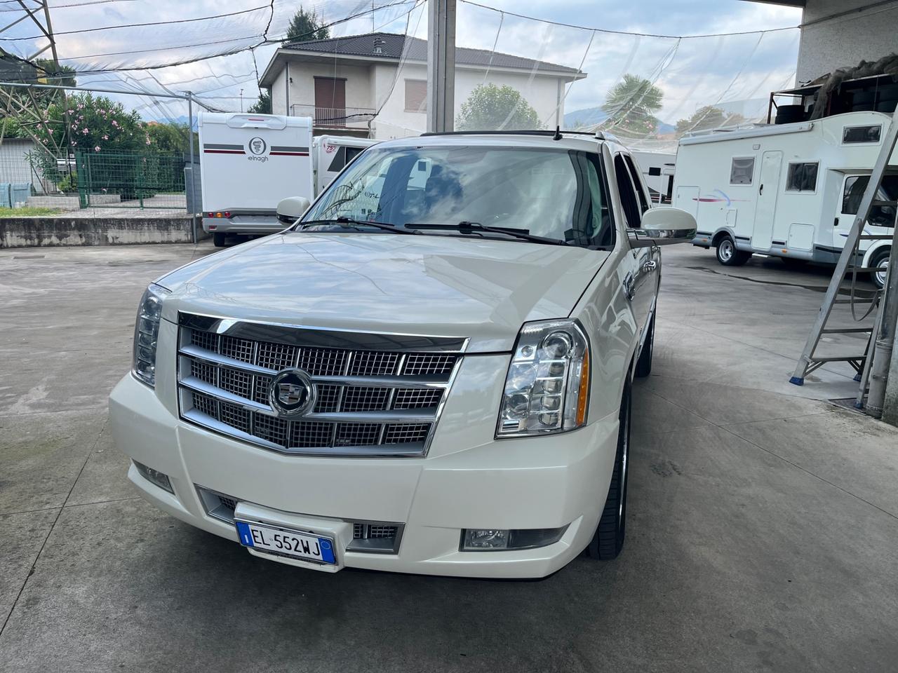 Cadillac Escalade 6.0 V8 aut. Platinum Edition Hybrid