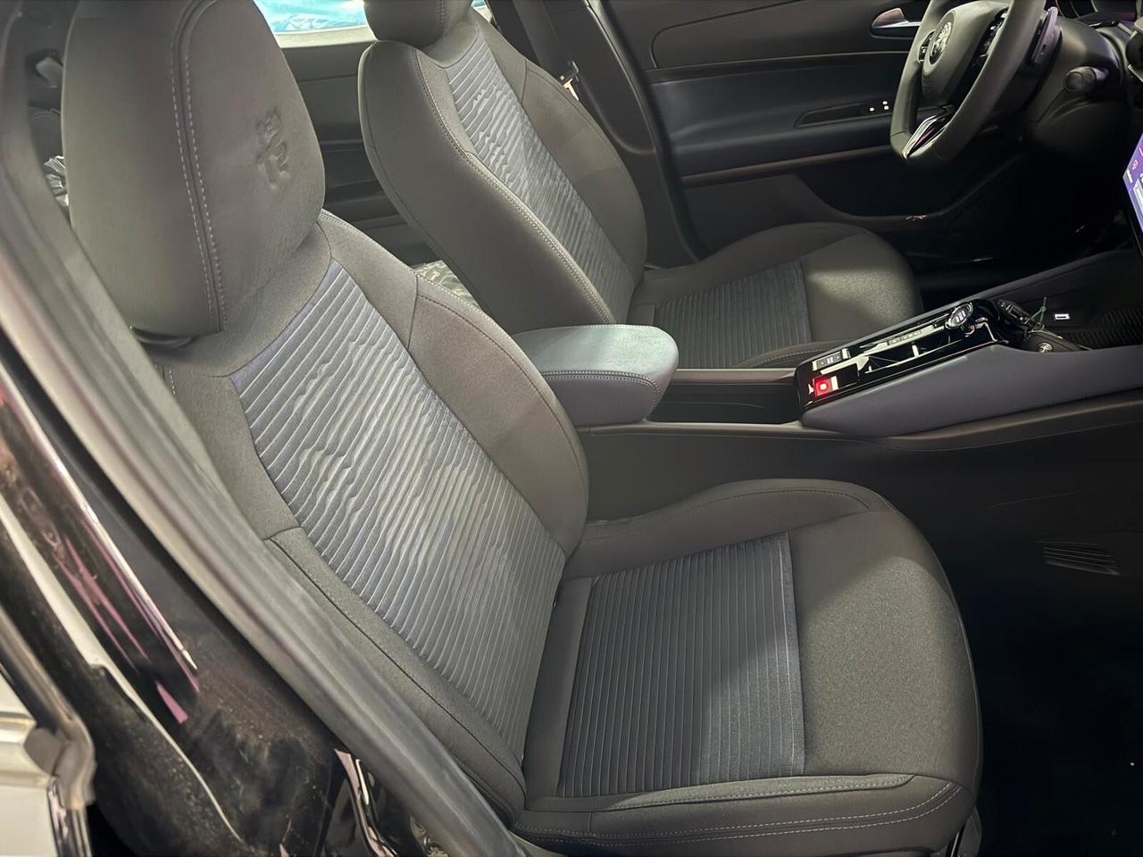 Alfa Romeo Junior 1.2 136 CV Hybrid eDCT6 KM0