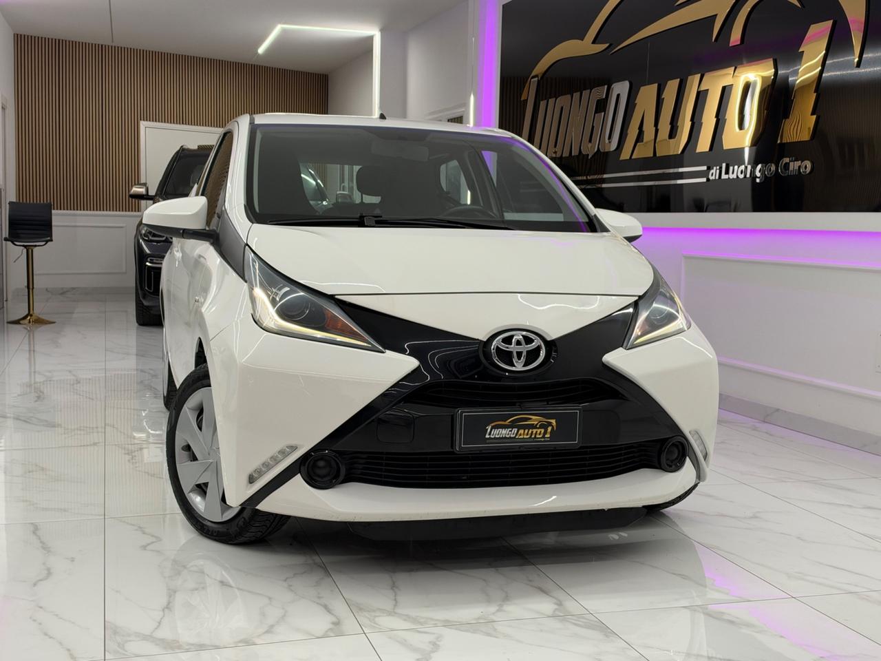 Toyota Aygo 1.0 69CV x-clusiv Full Opt Car-Play