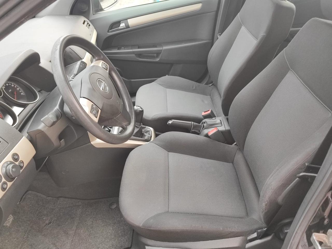 Opel Astra 1.4 16V 5 porte Enjoy uni-pro