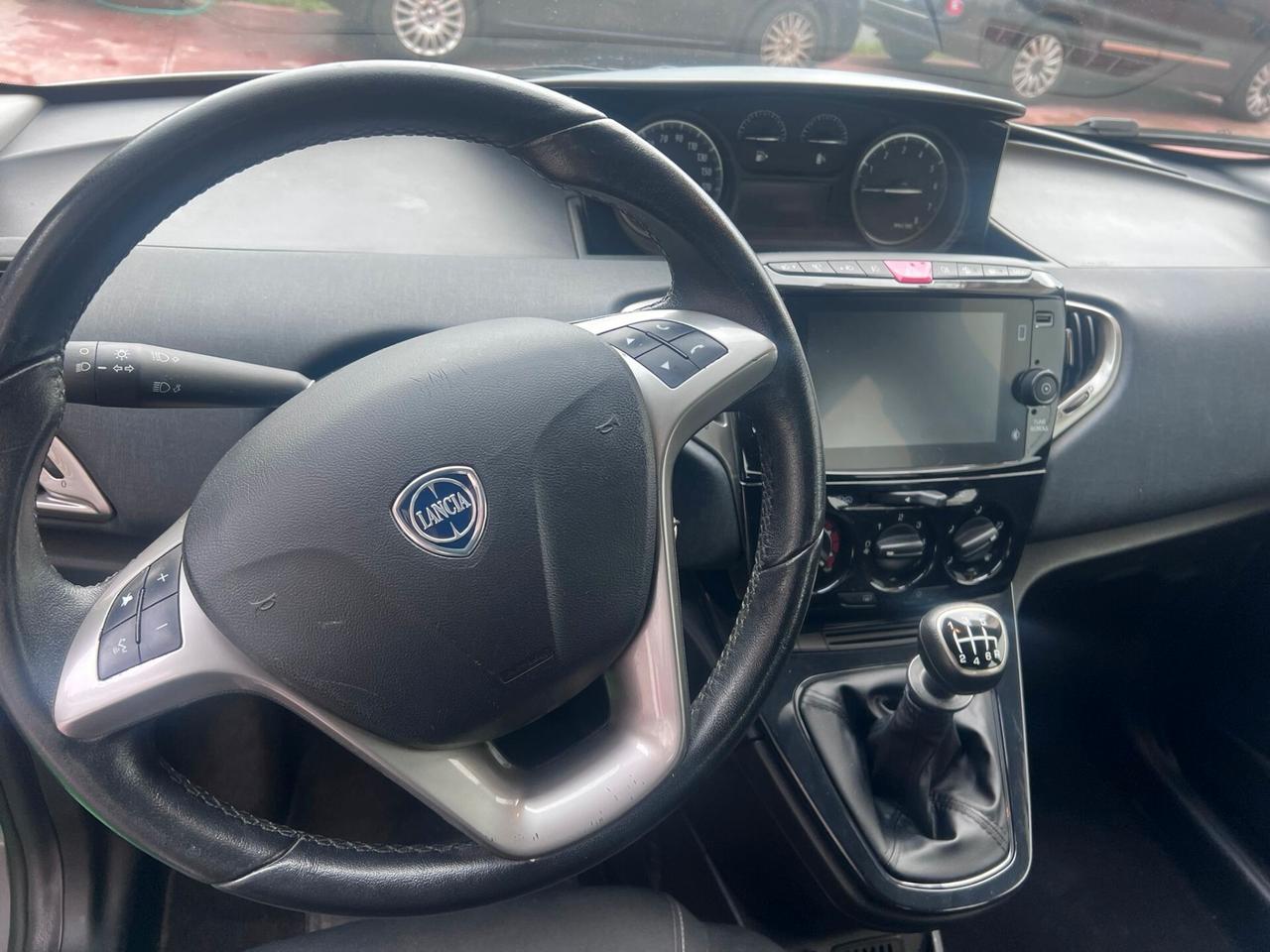 Lancia Ypsilon 1.0 FireFly 5 porte S&S Hybrid Gold Plus