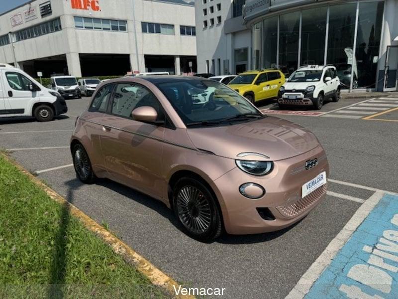 FIAT 500 Icon Berlina -TETTO PANORAMICO-NAV -CAMERA 360°! SOLO KM 40500!