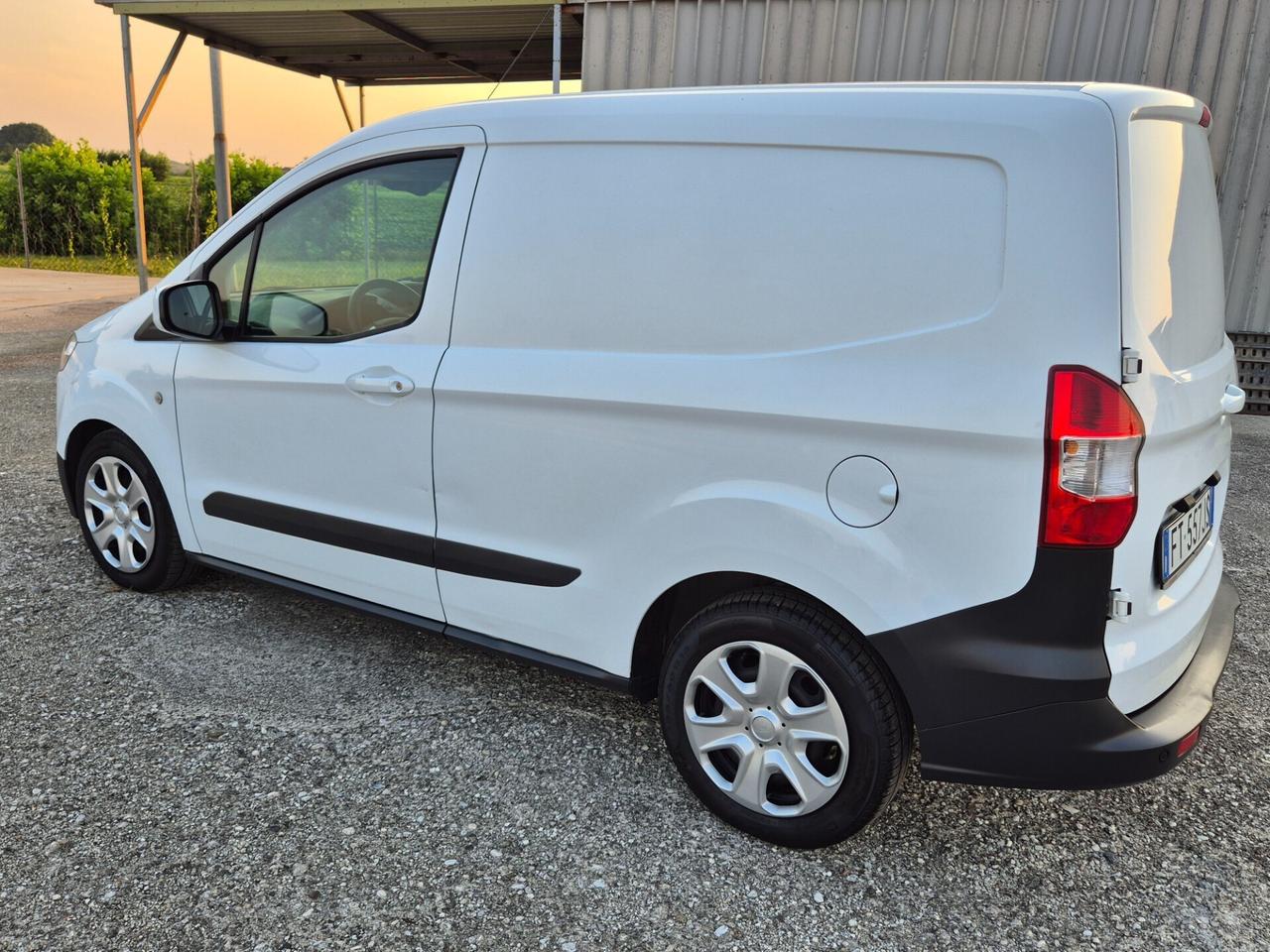 Ford Transit Courier 1.5 TDCi 95CV Van Trend