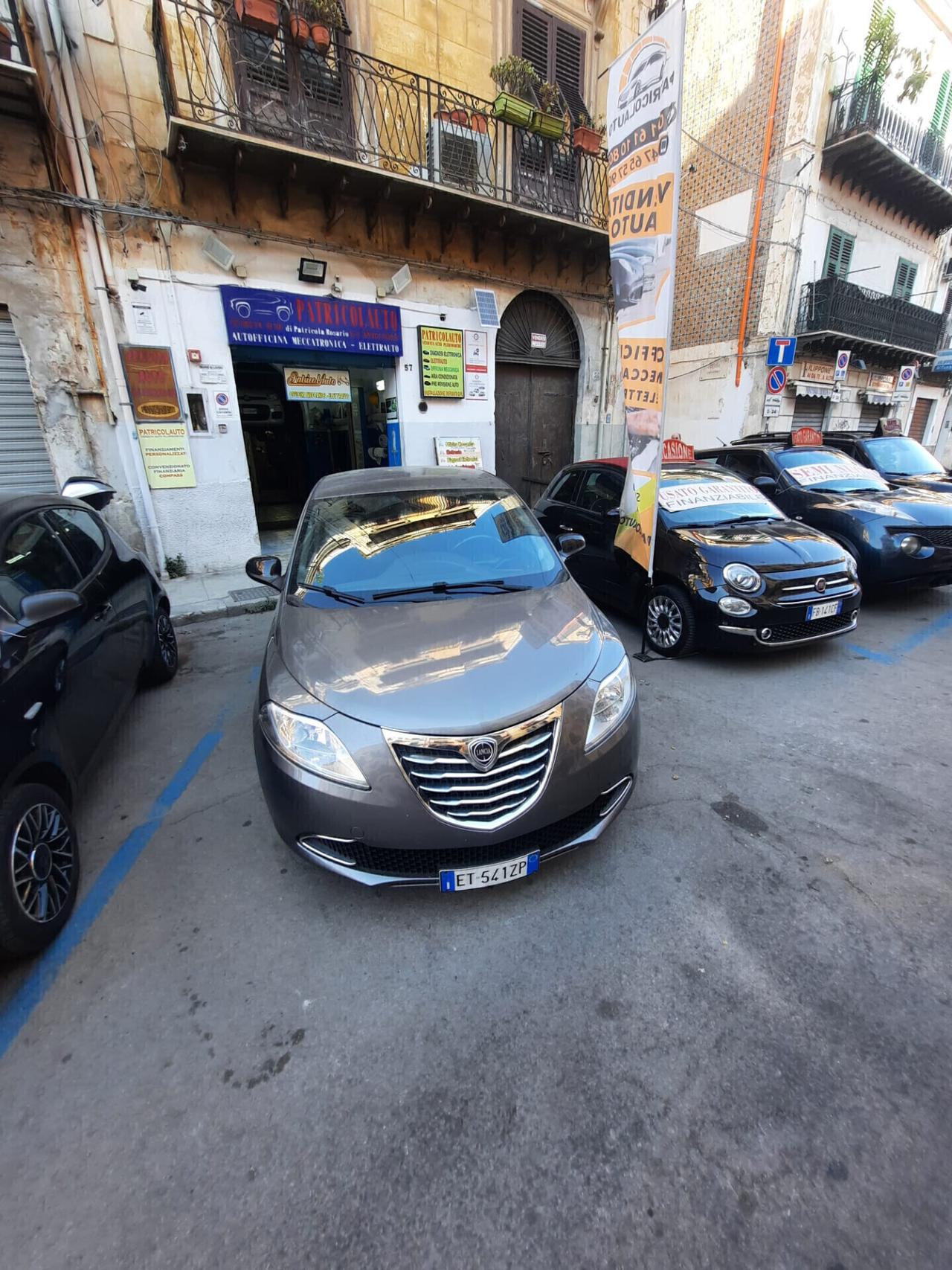 Lancia Ypsilon 1.3 MJT 16V 95 CV 5 porte S&S Platinum FINANZIABILE