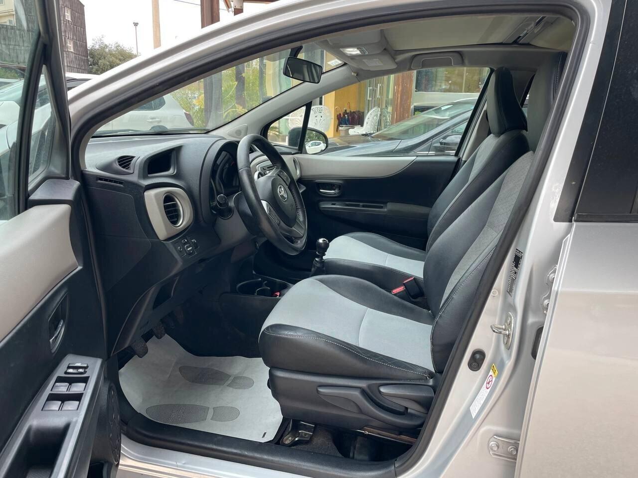 TOYOTA YARIS 1.3 B - 2012