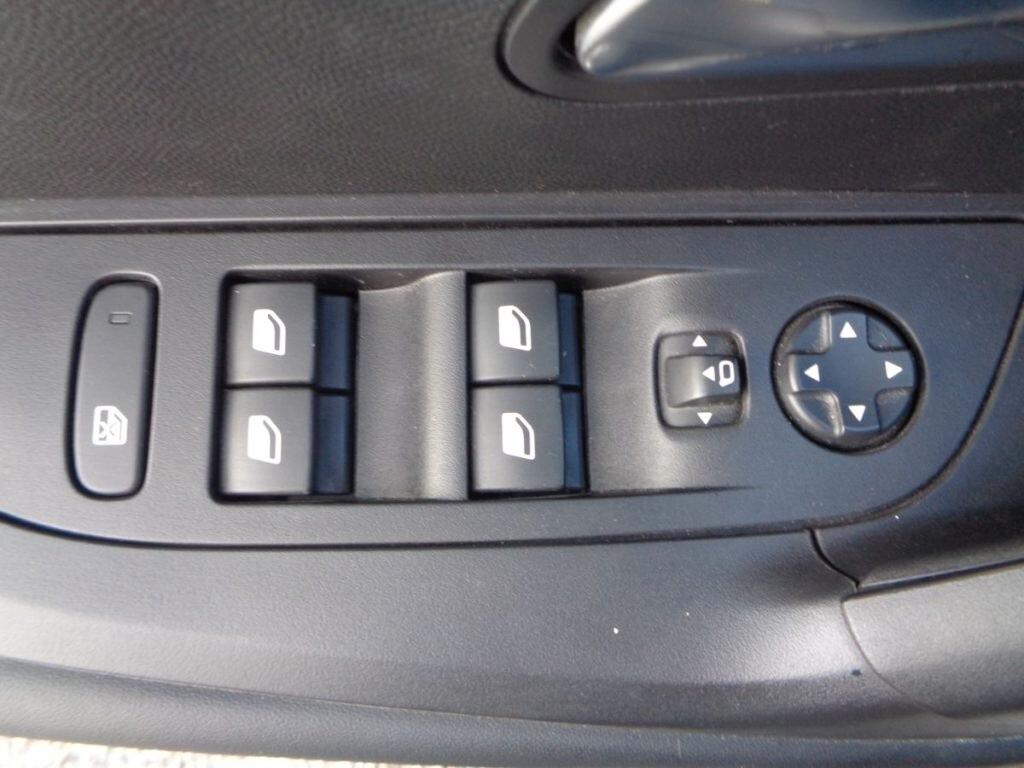 Peugeot 2008 1200 PURETECH ALLURE 130 CV EAT8