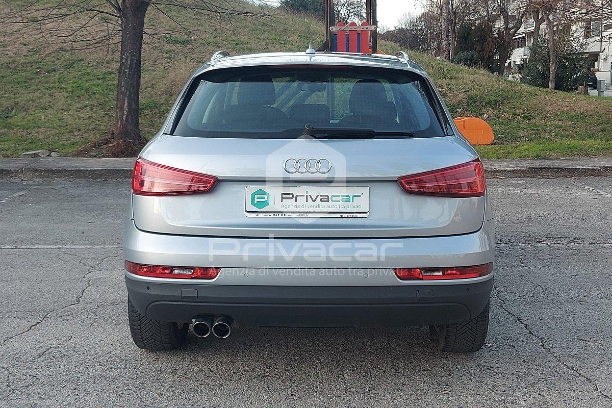 AUDI Q3 2.0 TDI 120 CV Business