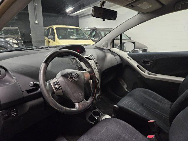 TOYOTA Yaris 1.3 3 porte AUTOMATICA