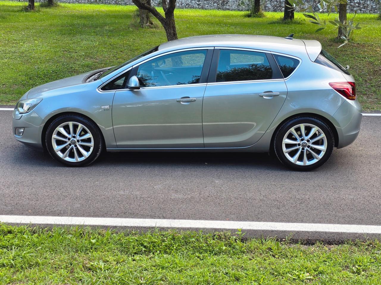 Opel Astra 1.7 CDTI 125CV 5 porte Cosmo - 2010