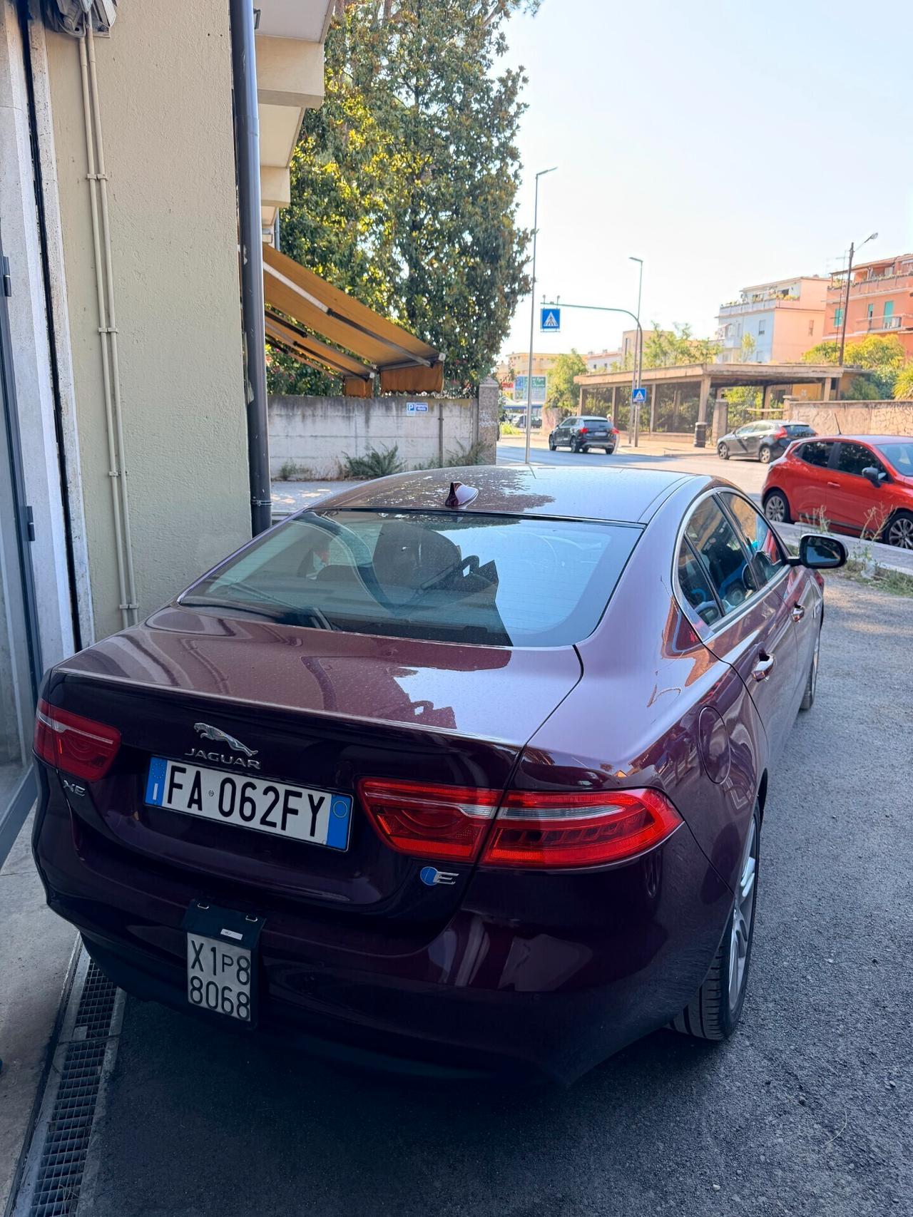 Jaguar XE 2.0 D Turbo 180CV Pure Business Edition