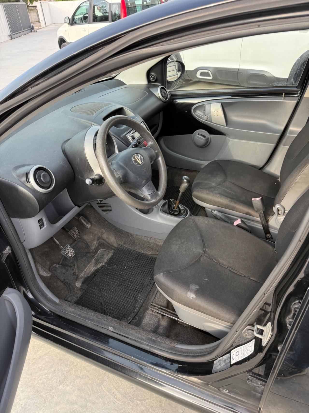 Toyota Aygo 1.0 12V VVT-i 5 porte Sol