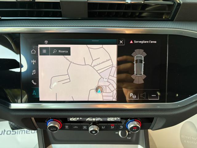 AUDI Q3 35 TDI quattro S tronic Business COCKPIT