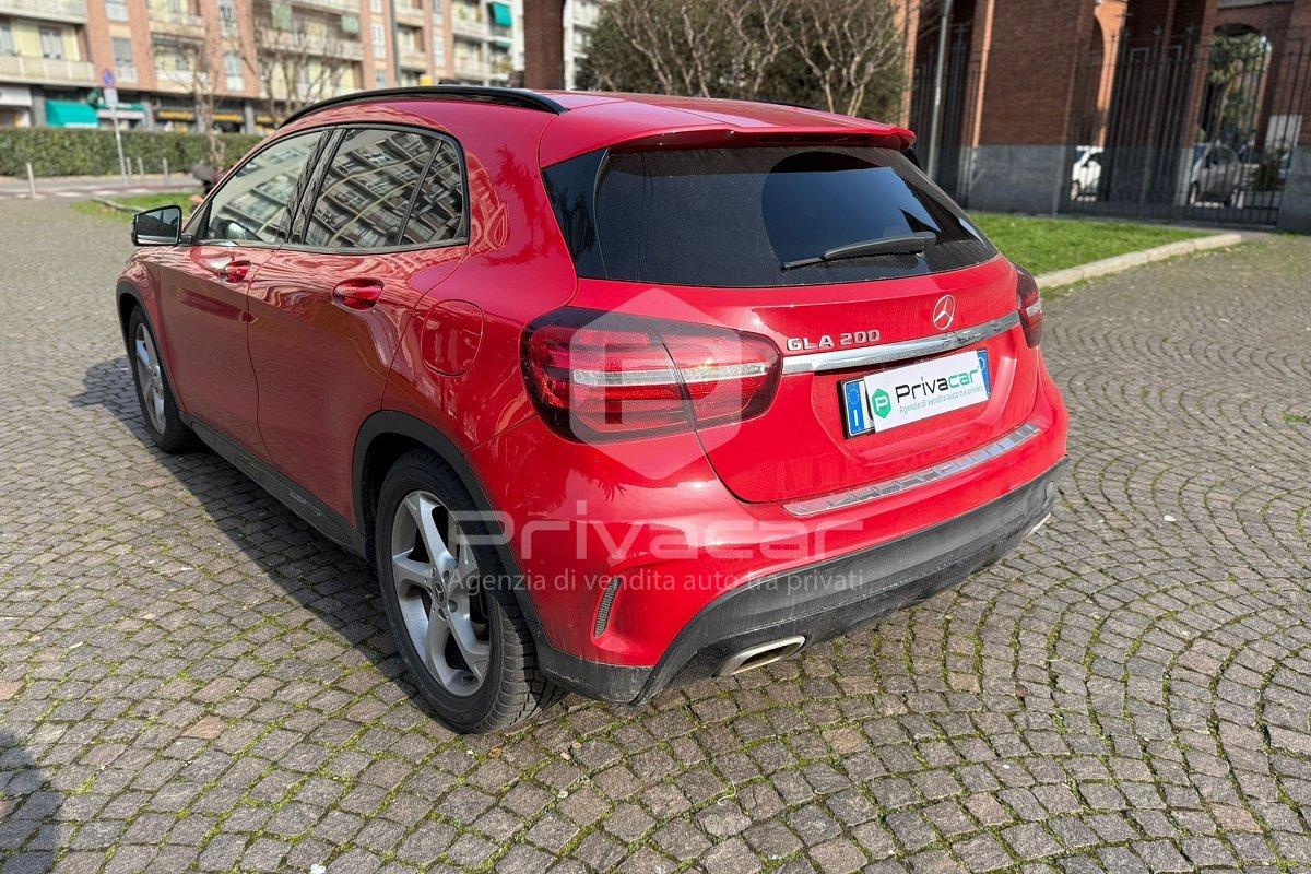 MERCEDES GLA 200 Premium