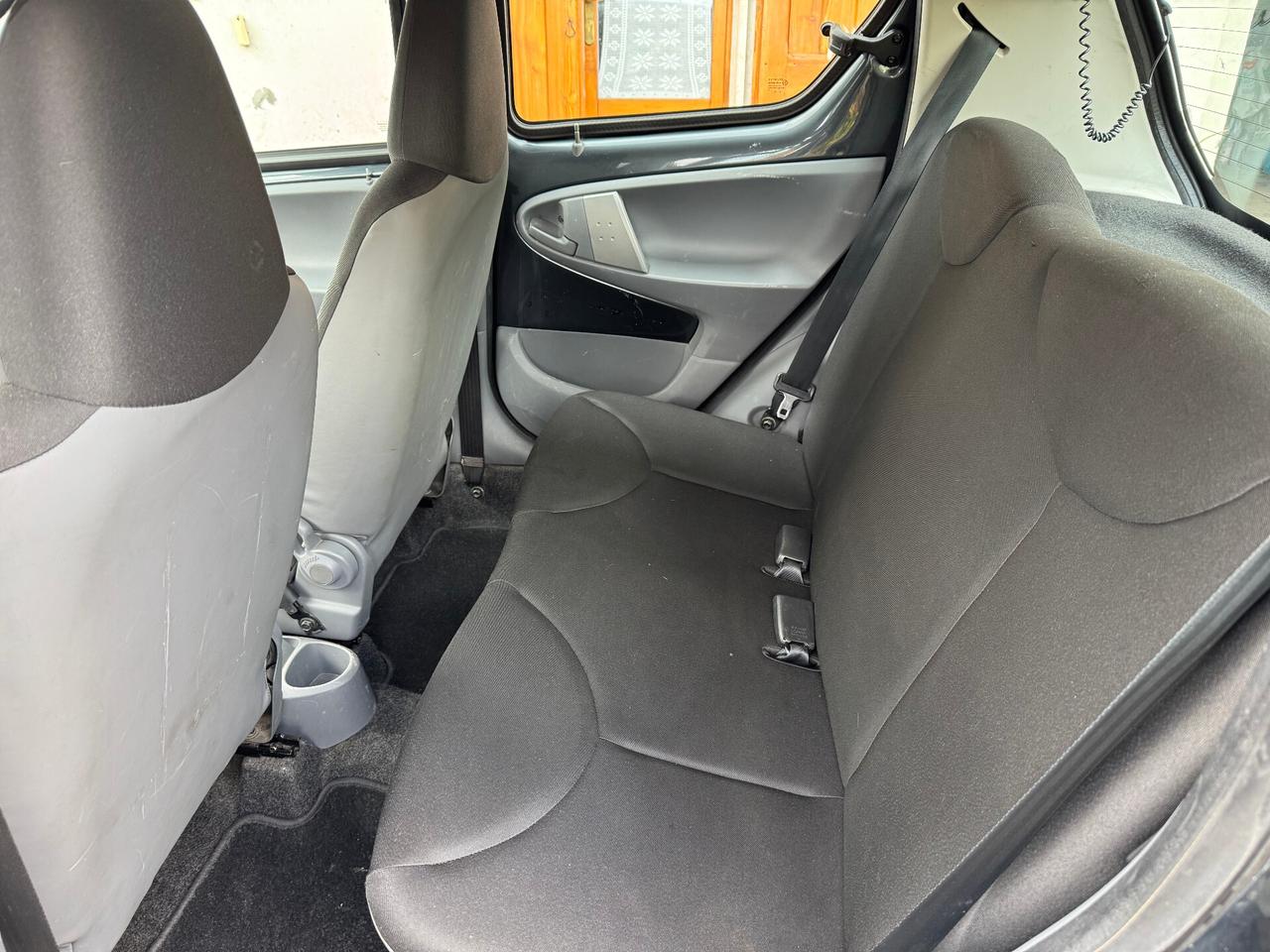 Toyota Aygo 1.0 12V VVT-i 5 porte 04/2011