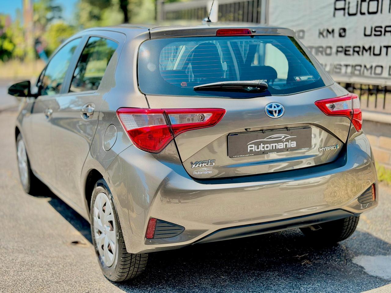 Toyota Yaris 1.5 Hybrid 5 porte Business PREZZO REALE