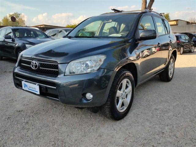 TOYOTA RAV 4 2.2 D-4D 136cv CERCHI LEGA,CLIMA,FENDINEBBIA