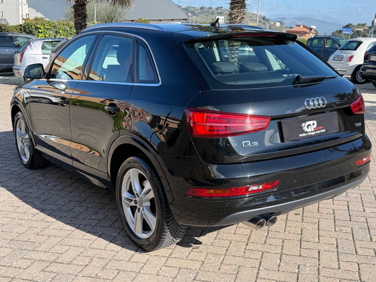 Audi Q3 2.0 TDI 120 CV Business