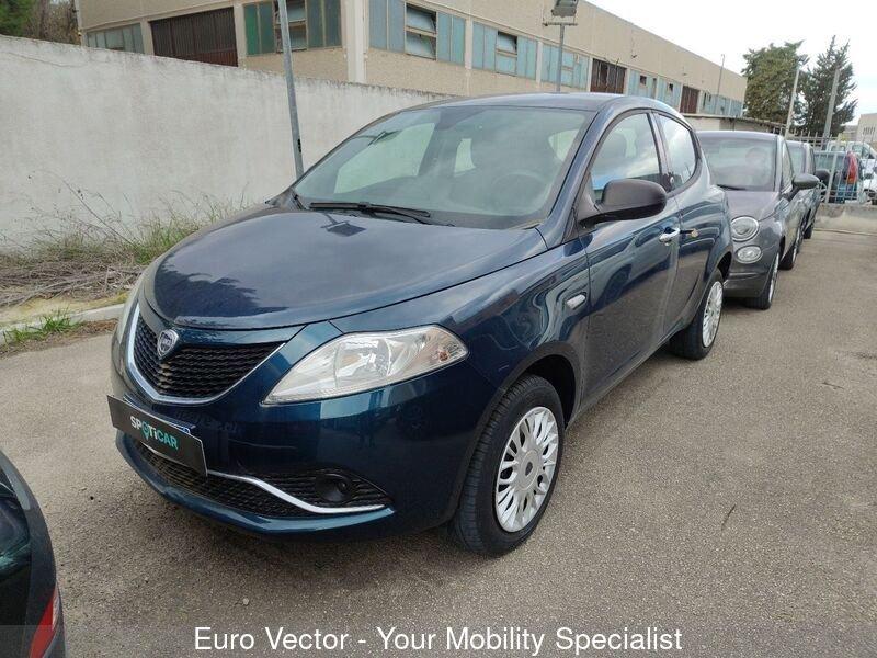 Lancia Ypsilon 0.9 TwinAir 85 CV 5 porte Metano Ecochic Silver