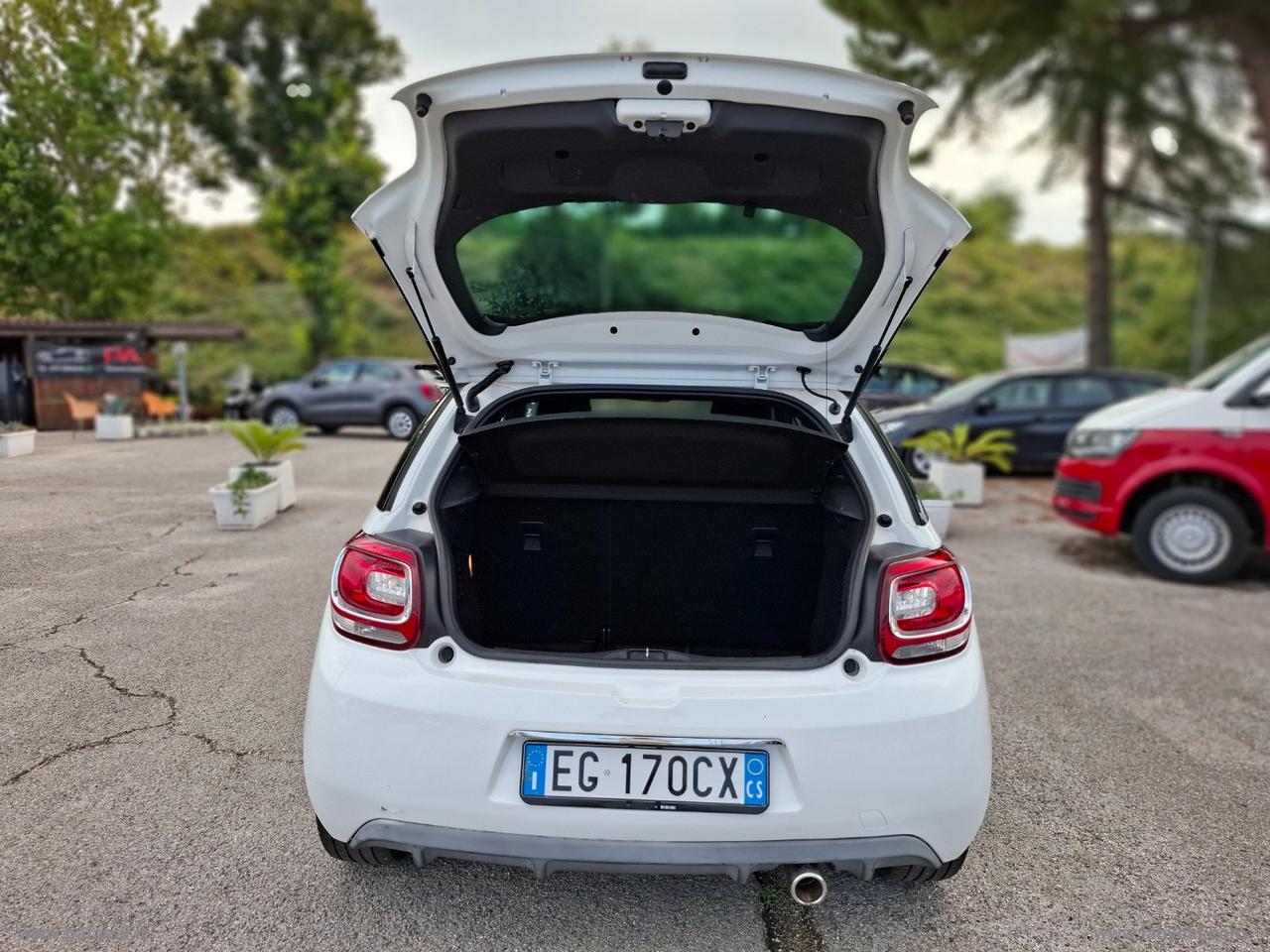 DS AUTOMOBILES DS 3 1.6 HDi 90 So Chic 99