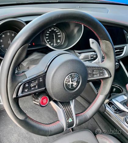 ALFA ROMEO Giulia 2.9 T V6 AT8 Quadrifoglio ROSS
