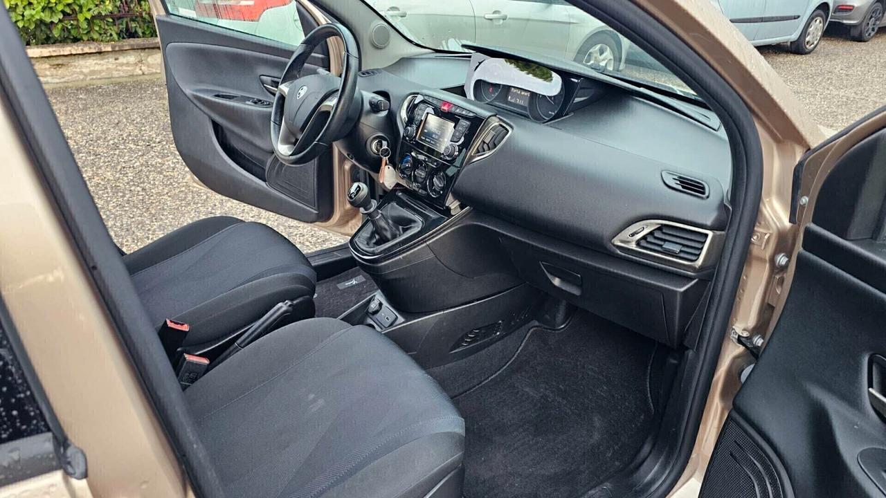Lancia Ypsilon 0.9 TwinAir 5 porte Metano Ecochic Gold Neopatentati