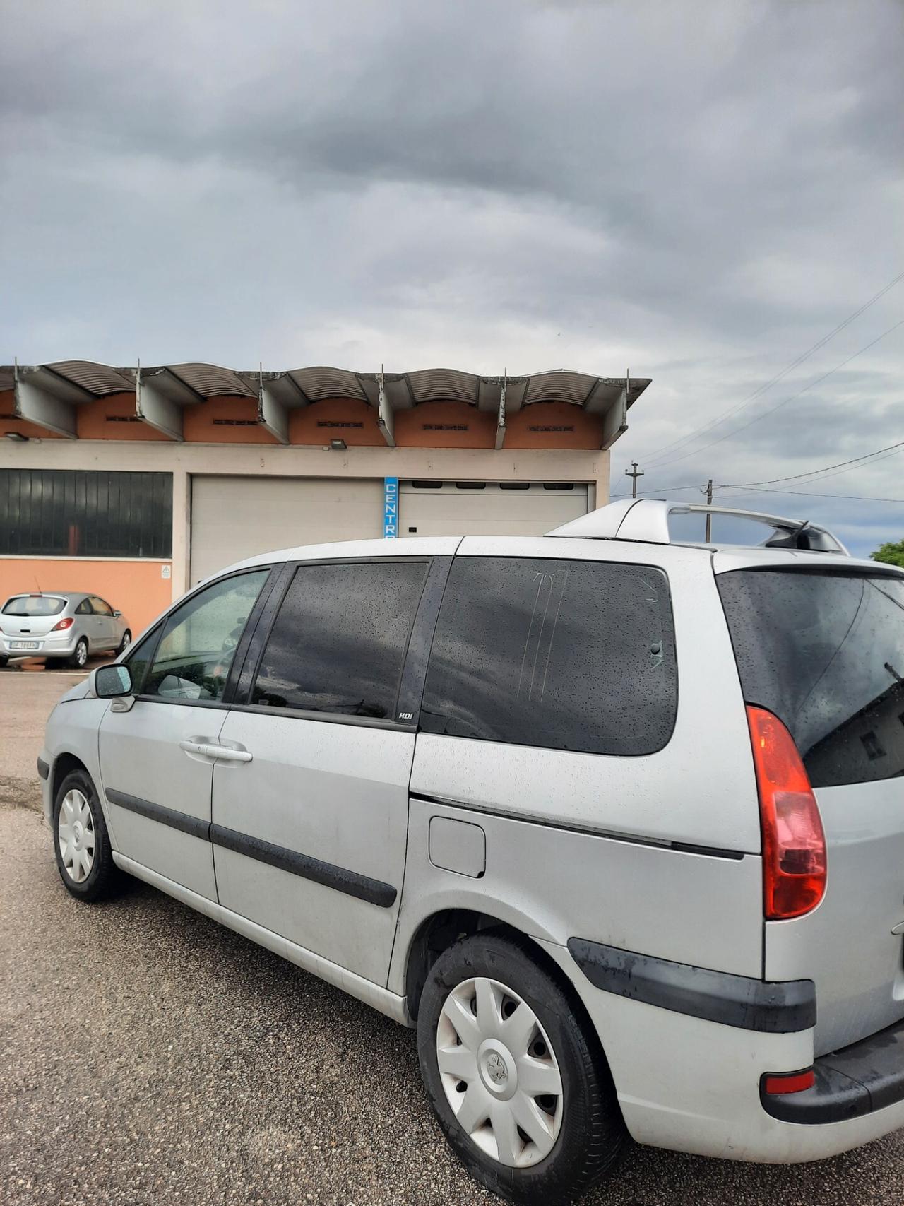 Peugeot 807 2.0 HDi FAP SV 7 POSTI
