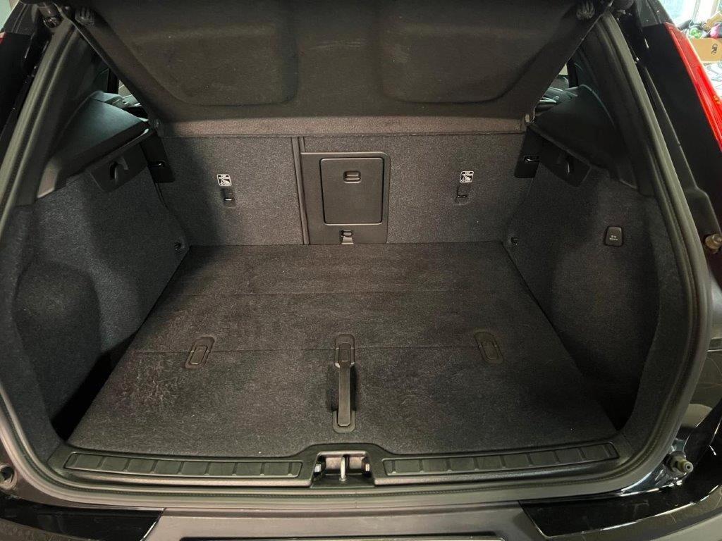 Volvo XC40 2.0 b4 Hybrid Ultra Dark 197cv