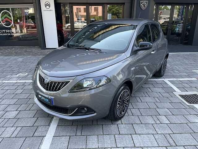 Lancia Ypsilon 1.0 FireFly 5 porte S&S Hybrid Ecochic Silver