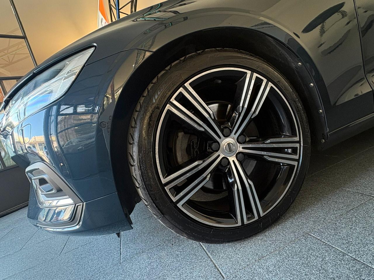 Volvo V60 D4 Geartronic R-design