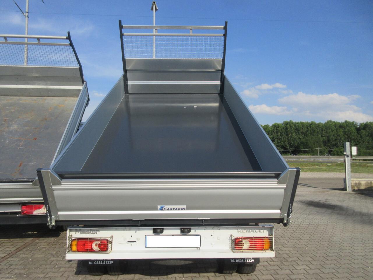 Renault MASTER 2.3 TD 140CV CASSONE RIBALTABILE TRILATERALE NUOVO DI FABBRICA
