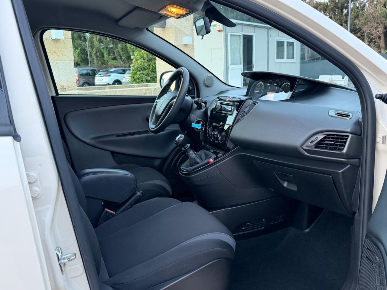 Lancia Ypsilon 1.2 69 CV 5 porte Gold