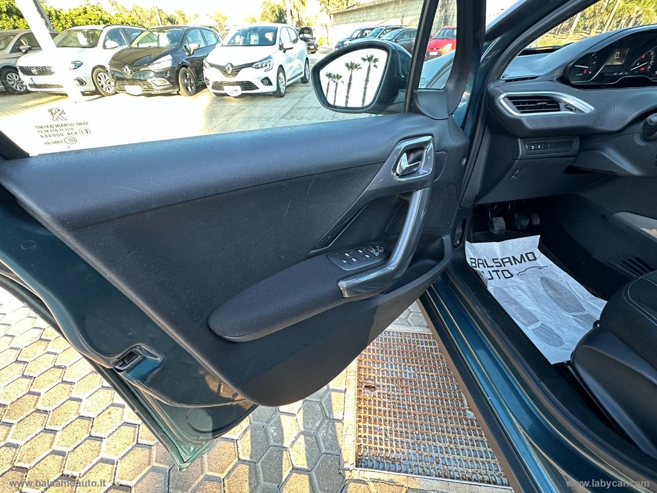 PEUGEOT 2008 BlueHDi 100 Allure