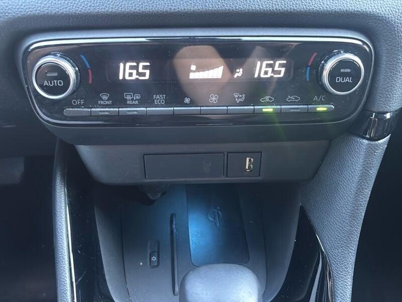 Toyota Yaris Yaris 1.5h Premiere