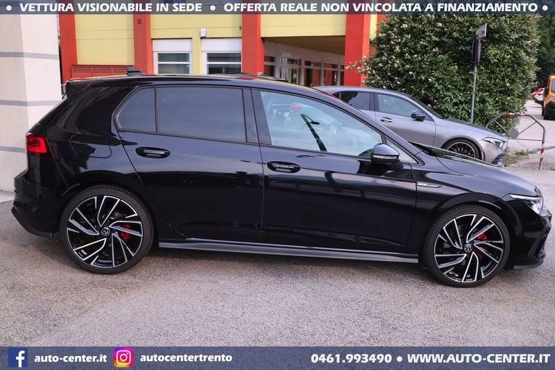 Volkswagen Golf 8 GTD DSG 2.0 TDI 200CV 19 IQ.LIGHT LED