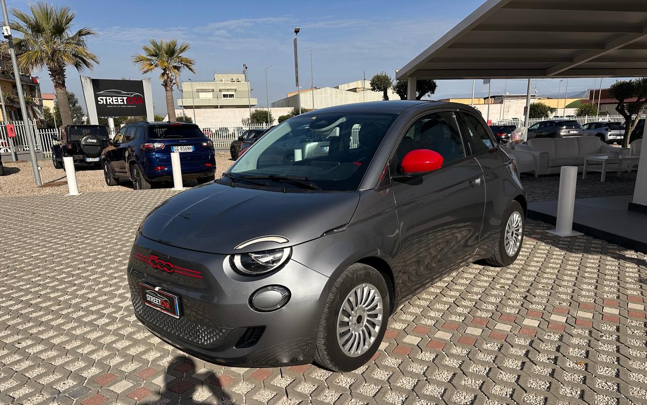 Fiat 500 500e Berlina 23,8 kWh Red Edition