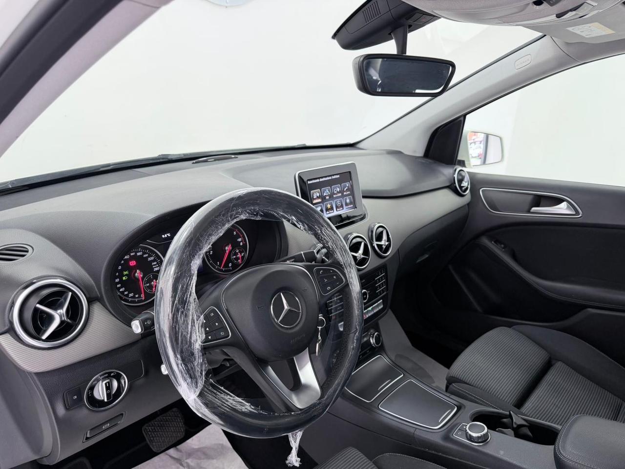 Mercedes-benz B 200 d Automatic -GARANTITA-LED-2018