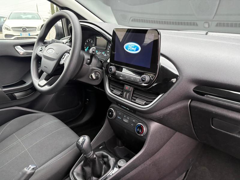 Ford Fiesta 5 Porte 5p 1.1 BENZ 85 CV Titanium OK NEOPATENTATI
