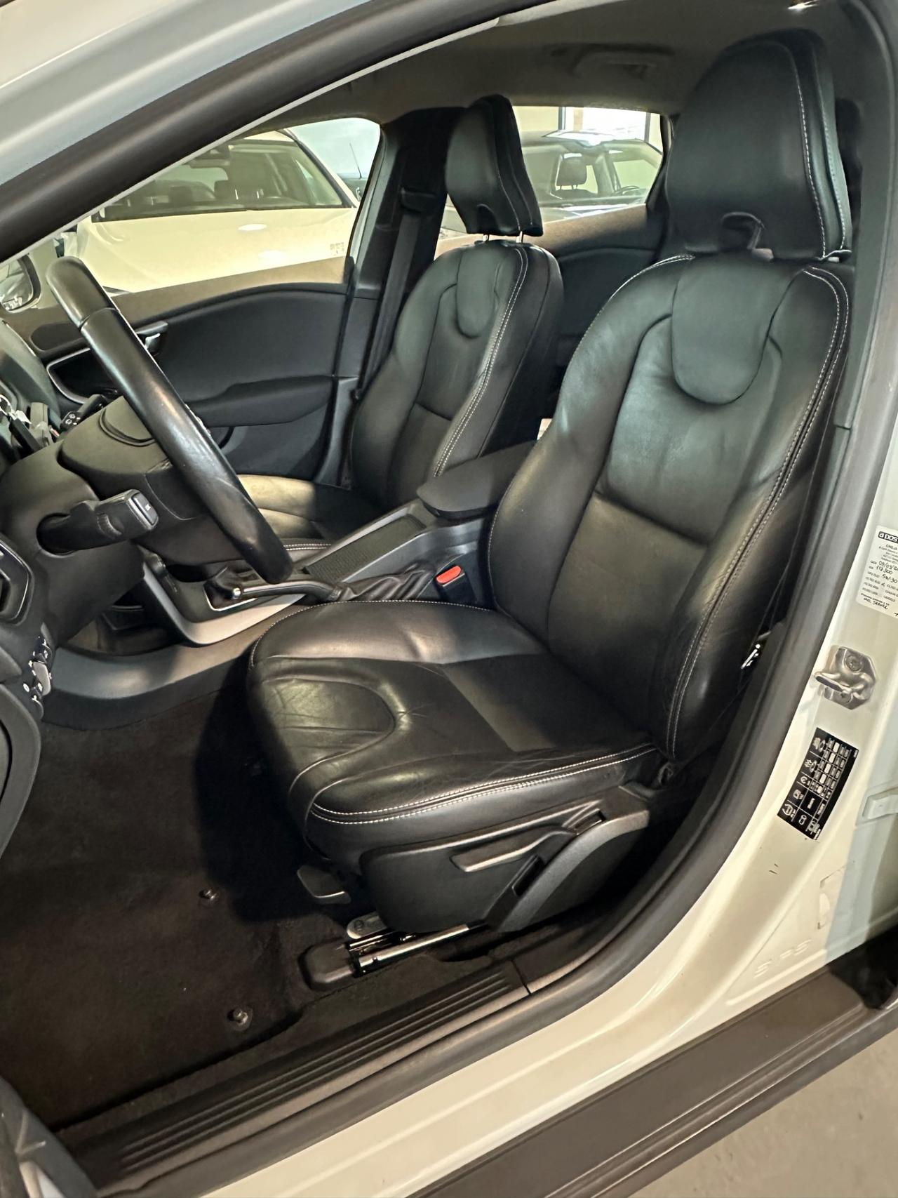 Volvo V40 Cross Country D2 1.6 Powershift Momentum N1