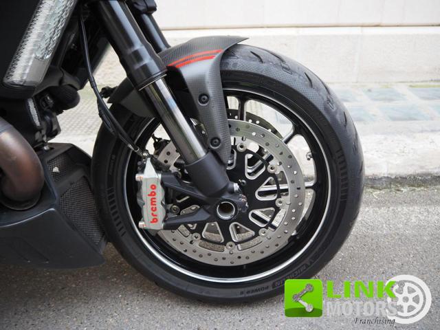 DUCATI Diavel Red Carbon