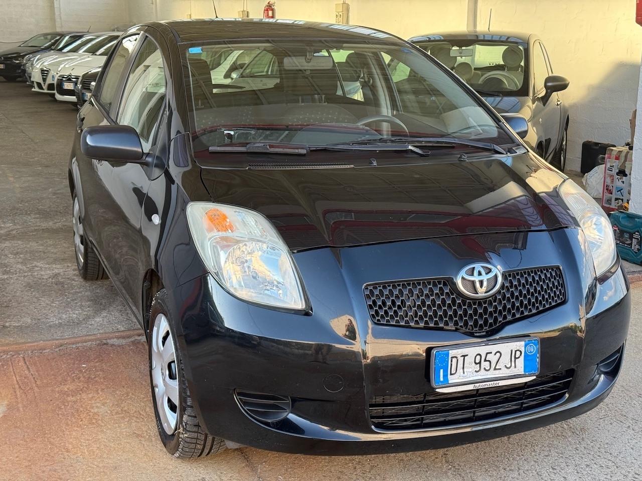 Toyota Yaris 1.0 5 porte Sol ok neopatentati