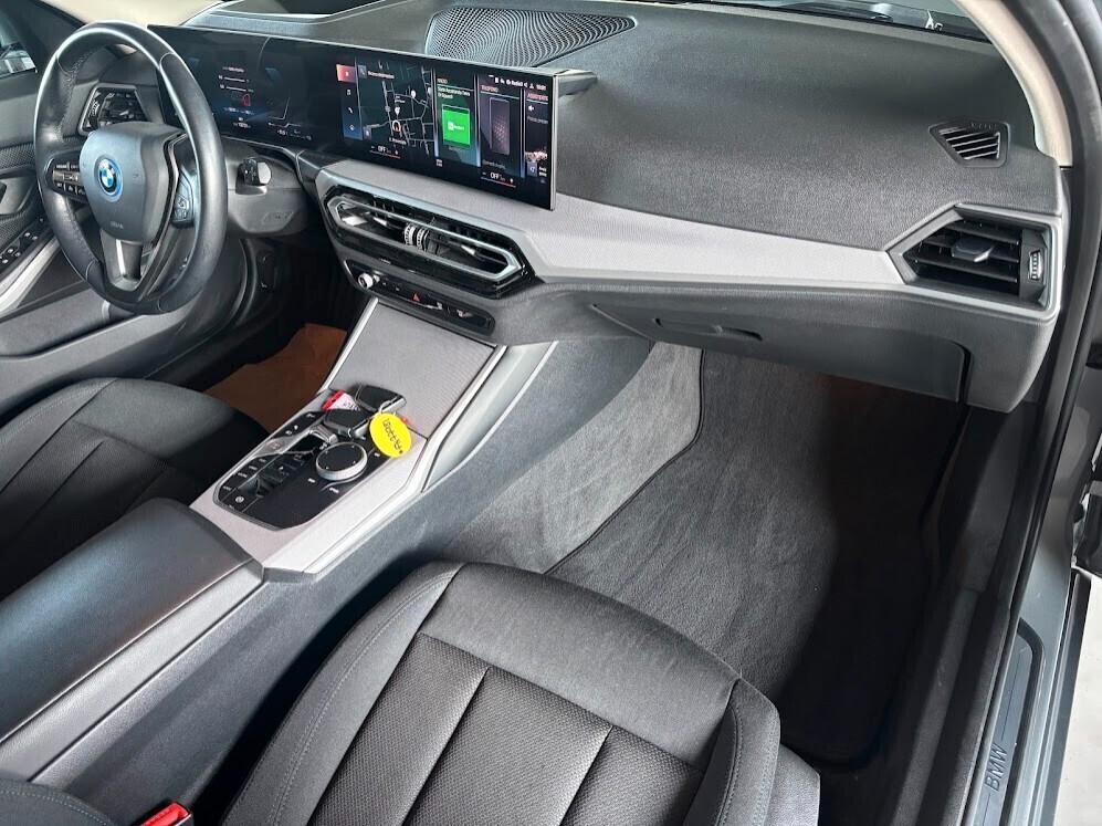 Bmw 330e Touring BUSINESS ADVANTAGE (IVA ESPOSTA)