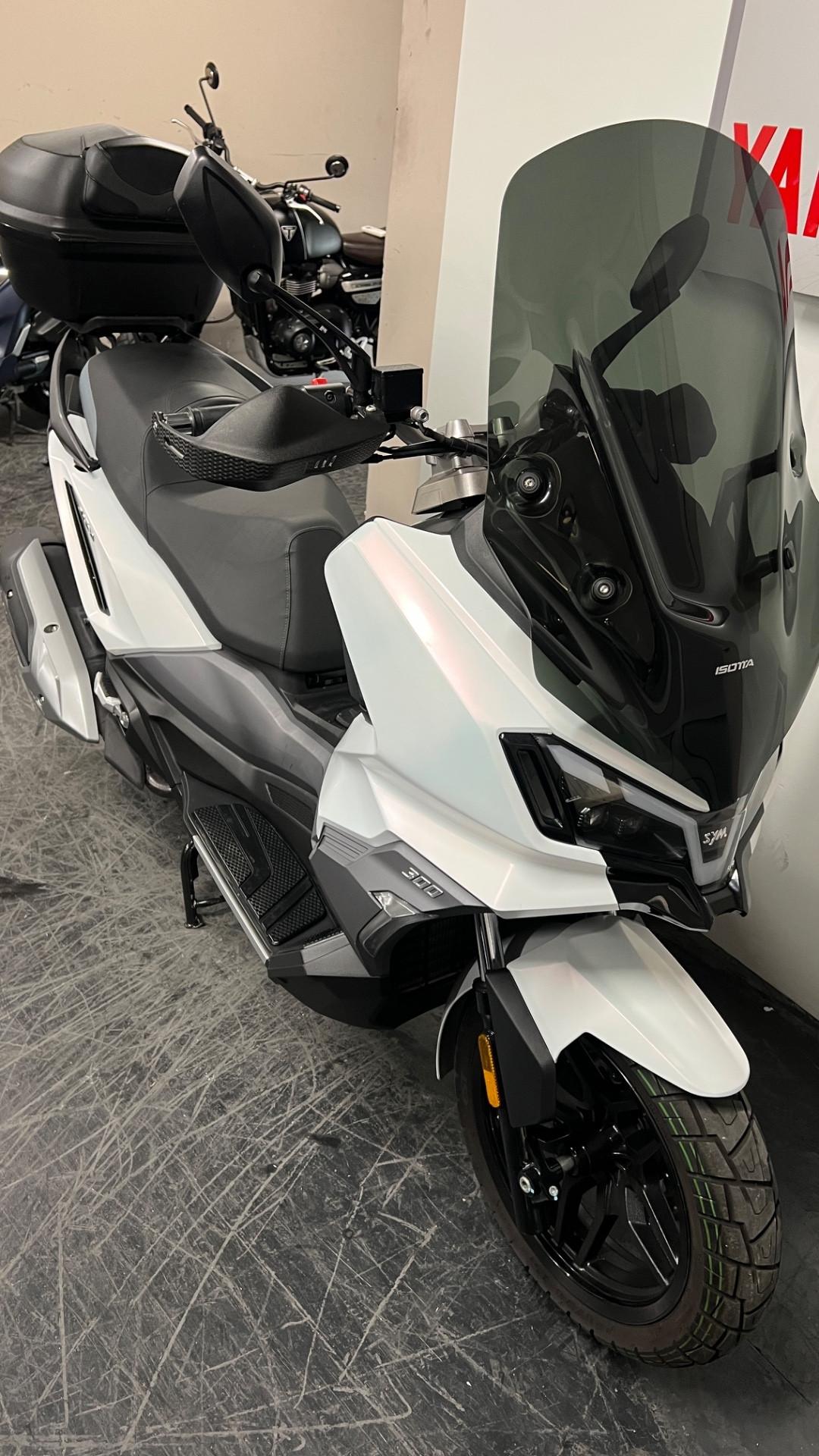 Sym ADX 300