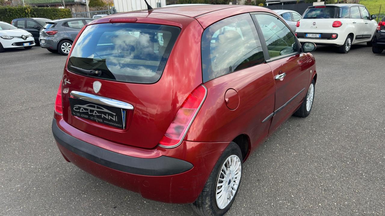 Lancia Ypsilon 1.2 16V Argento