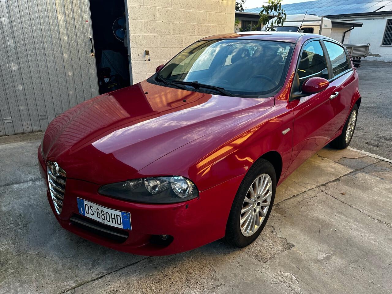 Alfa Romeo 147 1.6 16V TS (105) 5 porte Distinctive