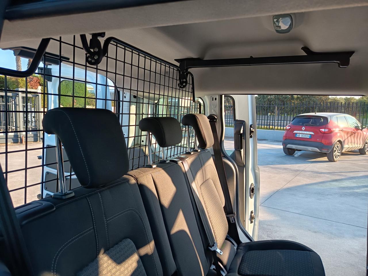 Ford transit connect 1,5 diesel 6 marce autocarro 5 posti 2022