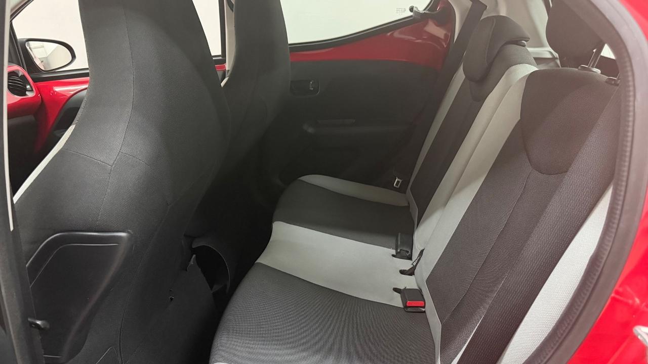 Toyota Aygo 1.0 VVT-i 69 CV 5 porte x-cool 2015