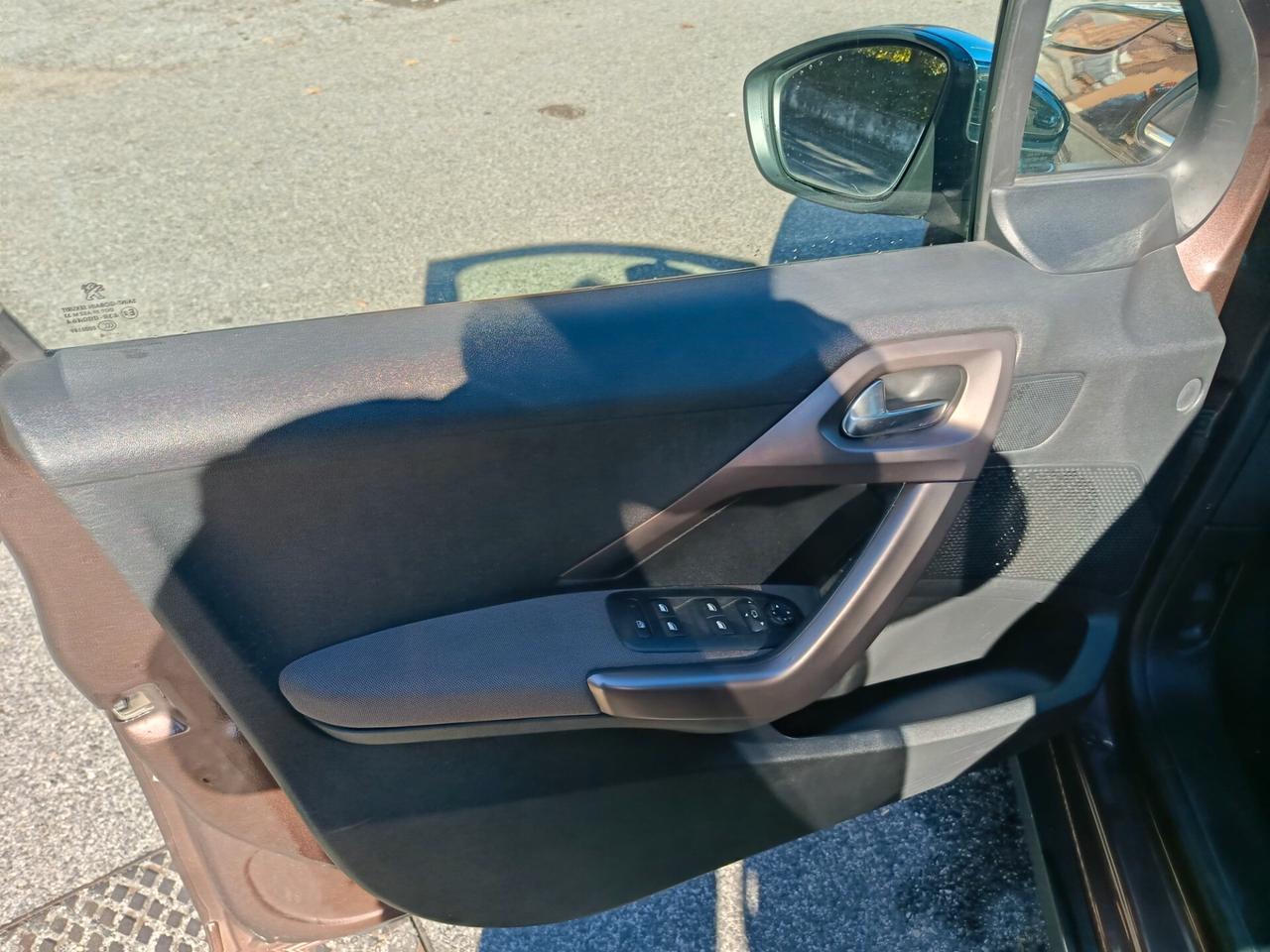 Peugeot 2008 1.6 VTi 120CV Allure