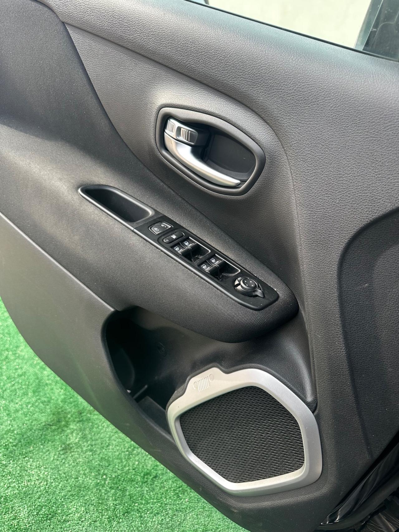 Jeep Renegade 1.6 Mjt 120 CV Longitude