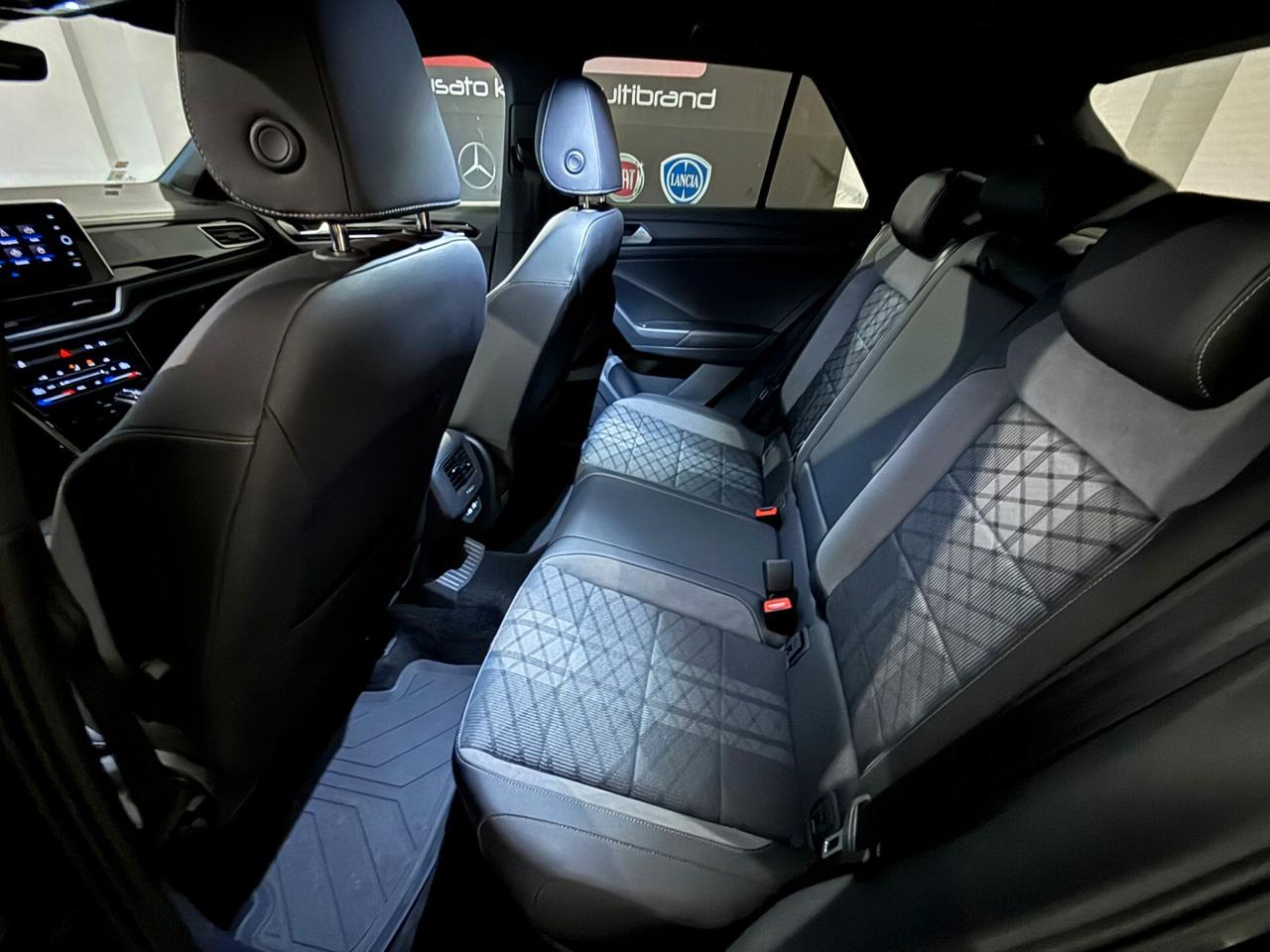 Volkswagen T-Roc 2.0 TDI SCR 150 CV DSG 4MOTION R-Line