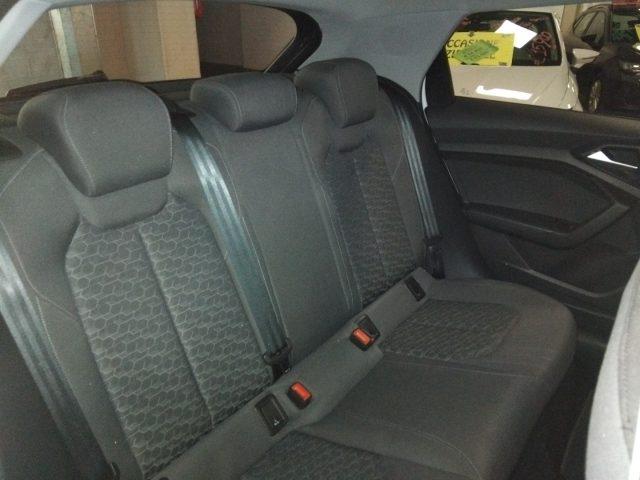 AUDI A1 citycarver 30 TFSI S tronic Identity Contrast